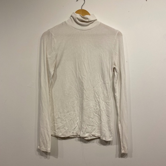 **$5 SALE** Piombo White Ribbed Long Sleeve Turtleneck Top Size Medium - Picture 2 of 4